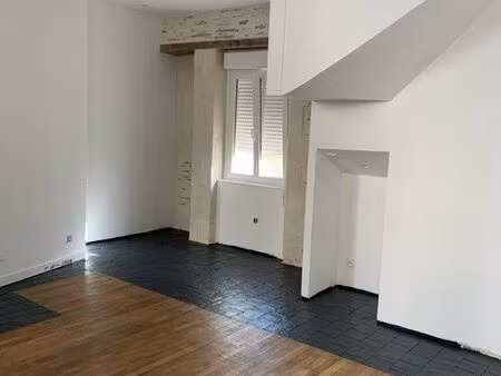 appartement rez de chaussée centre corné