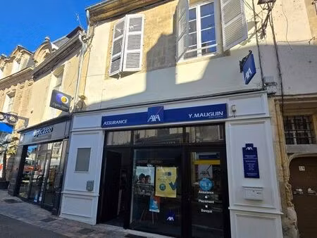 local commercial centre ville