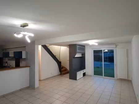 maison à louer à montjean sur loire