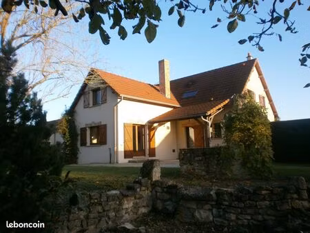 villa 10 p  proximité nevers  230 m2  quartier résidentiel