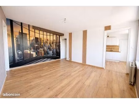 appartement t2 rénové en rez-de-chaussée avec terrain