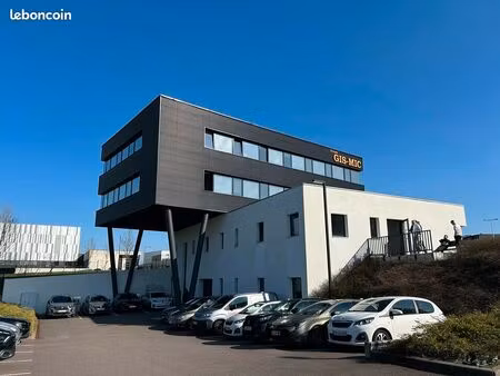 bureaux 926 m²