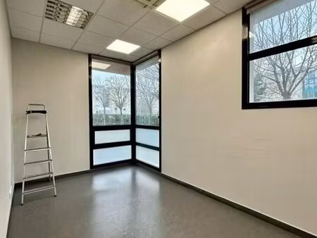 bureaux 65 m²