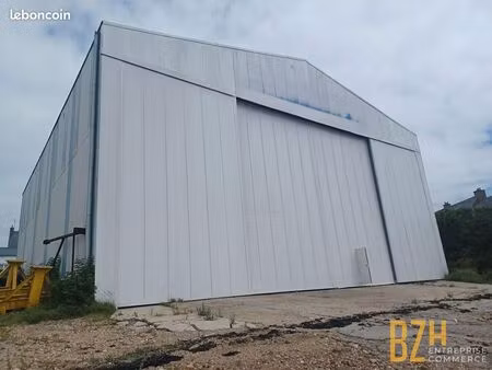 local 2670 m² lorient