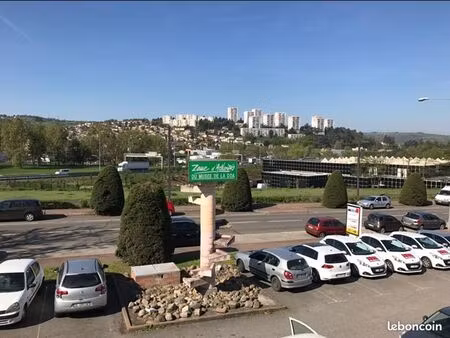 local commercial 93 m²