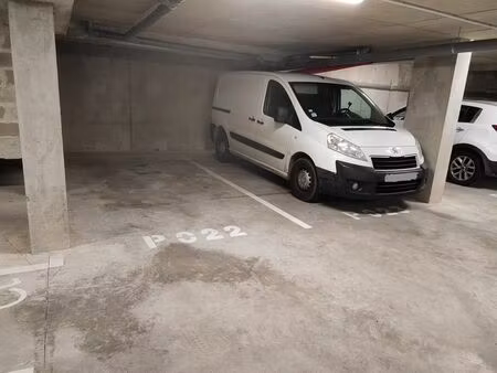 parking à côté du centre ville thionville