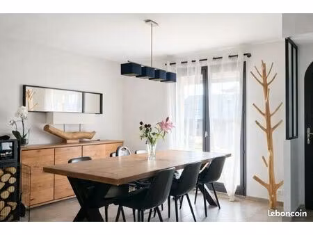 maison familiale avec piscine  véranda