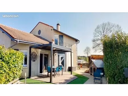 pavillon 7 pièces 160 m²