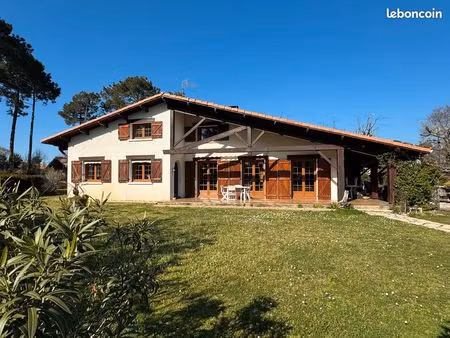 en exclusivité  grande maison familiale à lège