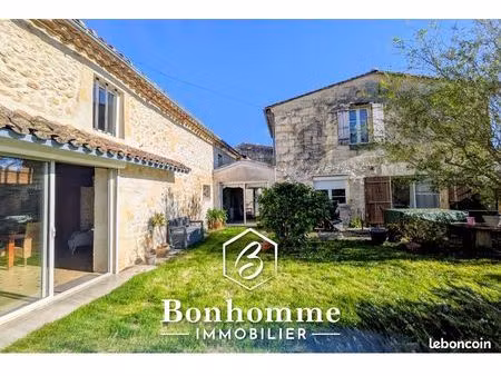 maison 9 pièces 219 m²