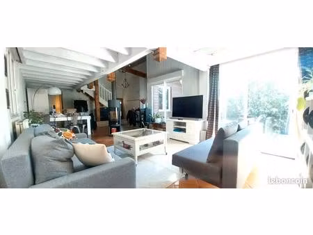 à pessac  maison de 180m2  5 chambres  piscine chauffée