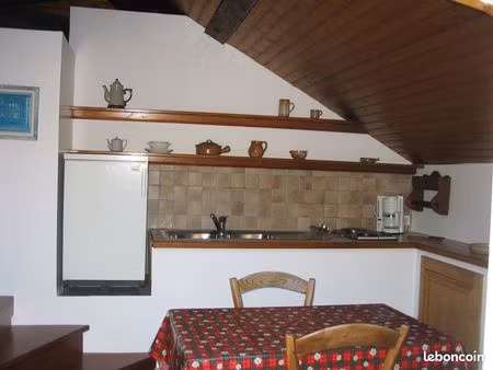 cremieu t1   près carrefour et collèges  parking