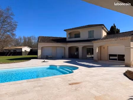 maison provençale avec piscine en plein coeur du pian médocle pian-médoc