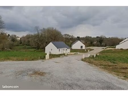terrain 450 m² plumelec
