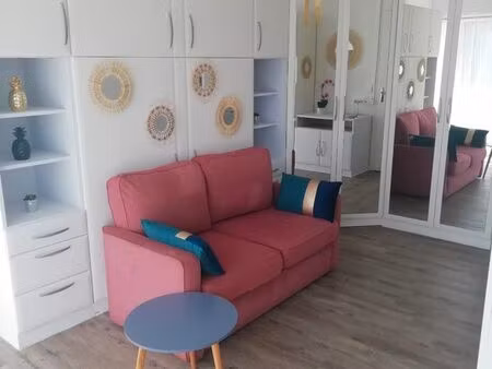 talence cosy studio décoré et meublé