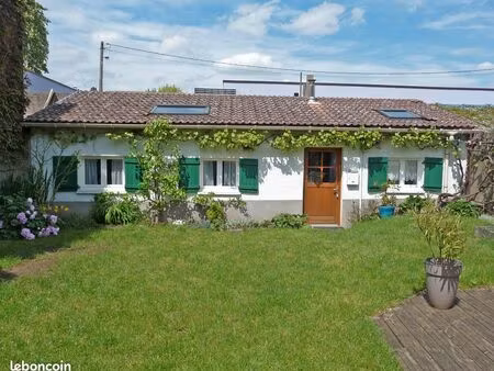 studio meublé et équipé