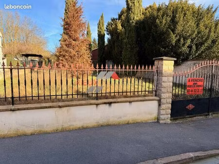 terrain 600 m² cinqueux