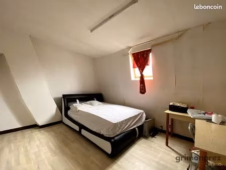 immeuble 3 pièces 145 m²