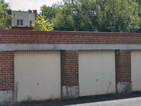 lot de 2 garages loués