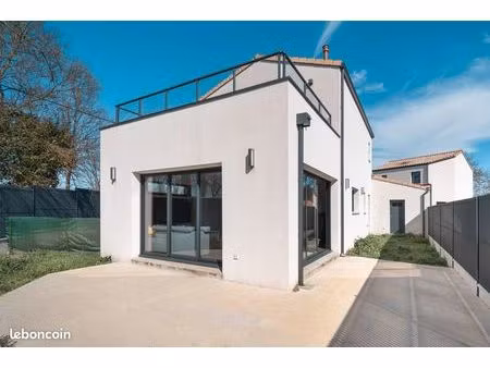 maison de 2023  3 chambres dont une suite parentale