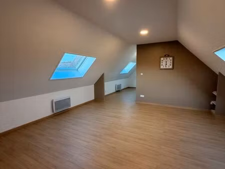 appartement t2 – 42 m² carrez / 70 m² au sol – centre steenvoorde – proche a25 et belgique