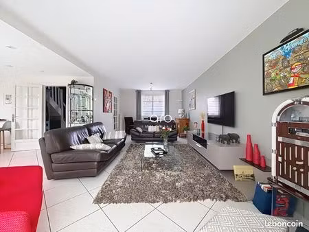 maison 5 pièces 137 m²