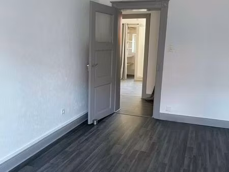 rare avec espace vert privatif très agréable t2/f2 lumineux refait à neuf faibles charges