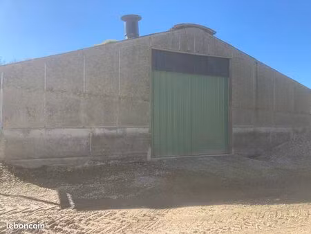 hangar de stockage
