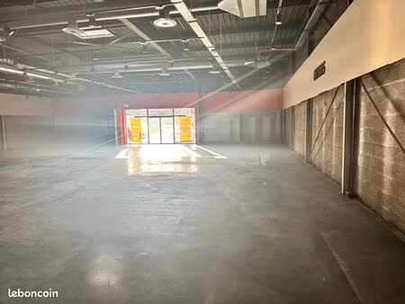 local commercial 580 m2