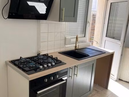 maison de ville 60m2  deux chambres et sa cour de 11m2