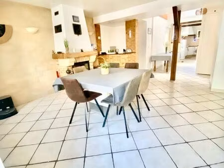 maison familiale rénovée – 4 chambres – 118 m² habitables (139 m² au sol)– extérieur – mou