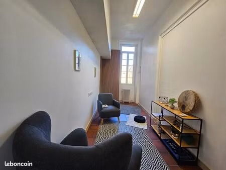 bureau professionnel à l'heure où journée