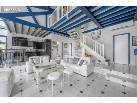 maison 5 pièces 230 m²