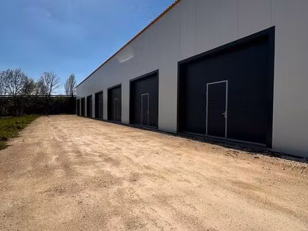 local / entrepôt neuf à louer - dès 100m2 - 6/m2