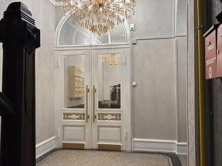 local prothésiste ongulaire ou autre