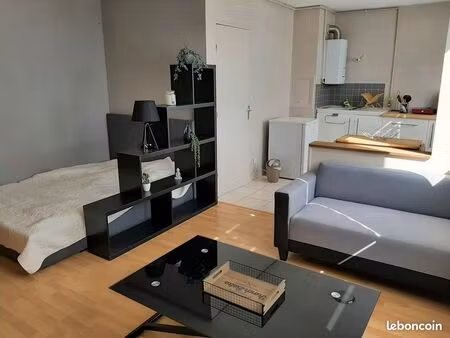 studio meublé 32m2 dans immeuble résidentiel