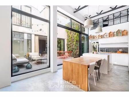 loft avec patio dans une ancienne usine