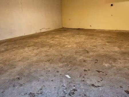 dépôt de stockage sécurisé 56m²