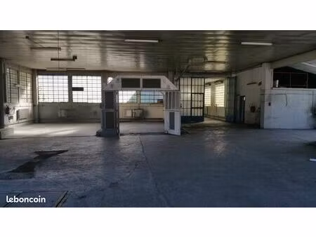 loue depot 459m2