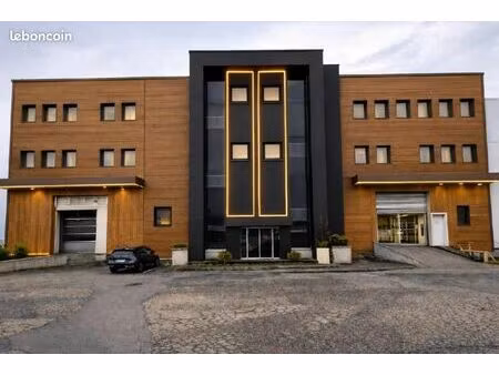 local d'activité 250 m²