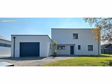 maison 9 pièces de 216 m2