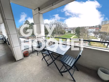 grand 2 pièces meublé - centre ville