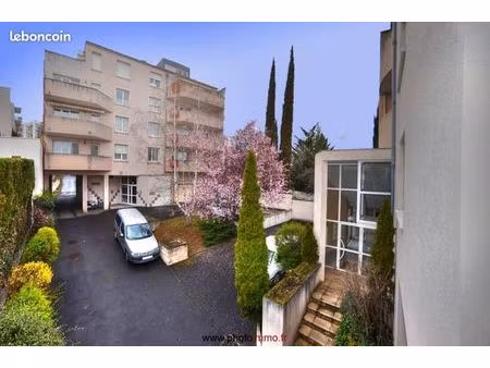 studio 1 pièce 25 m²