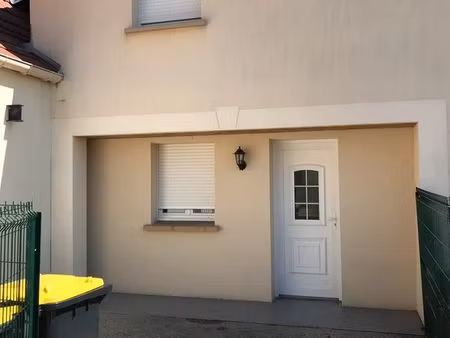 t3 mitoyen avec terrasse proche roye noyon lassigny