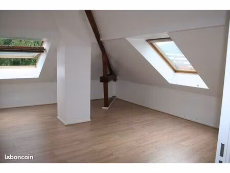 f2 lumineux proche irts / saulcy / route de plappeville