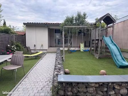 agréable studio meublé 26m2 en fond de jardin attention accès via maison proprietaire