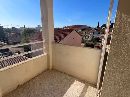 appartement t2 meublé d'environ 23m²   situé à toulon ouest