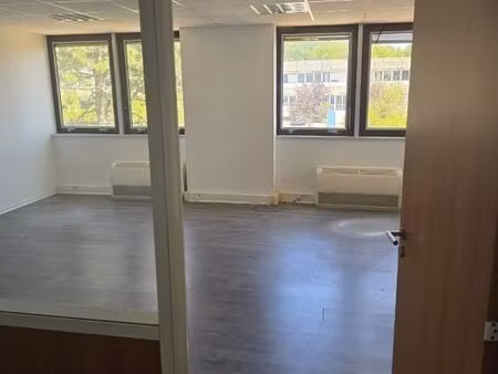 bureaux 140 m²