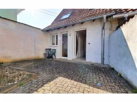 location maison  4865 m² t-3 à erstein  850 €