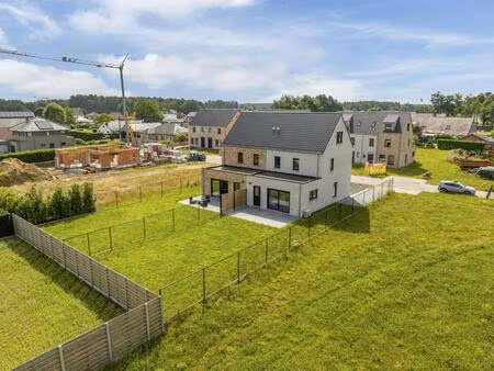 prachtige nieuwbouwwoningen in een doodlopende straat